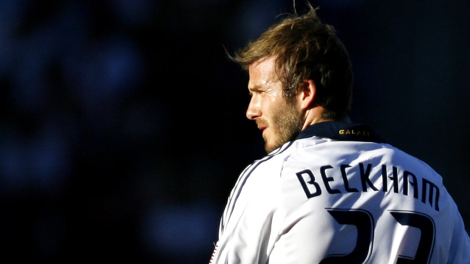 跨越赛场的勇士，当篮球的坚韧遇见足球的狂想